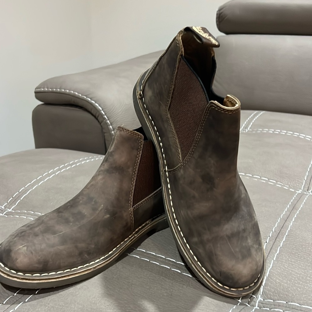 Blundstone brown suede men’s boot size 10.